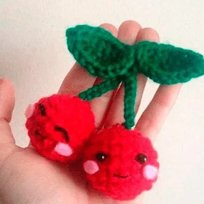 Llavero patron gratis amigurumi cerezas