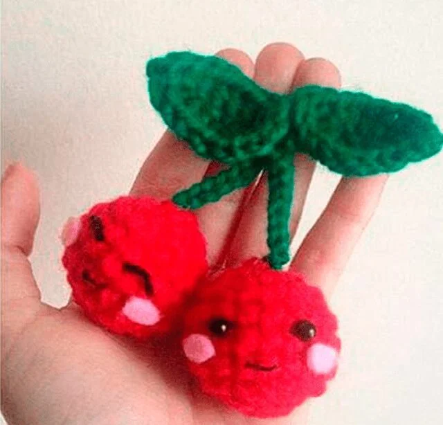 Llavero patron gratis amigurumi cerezas