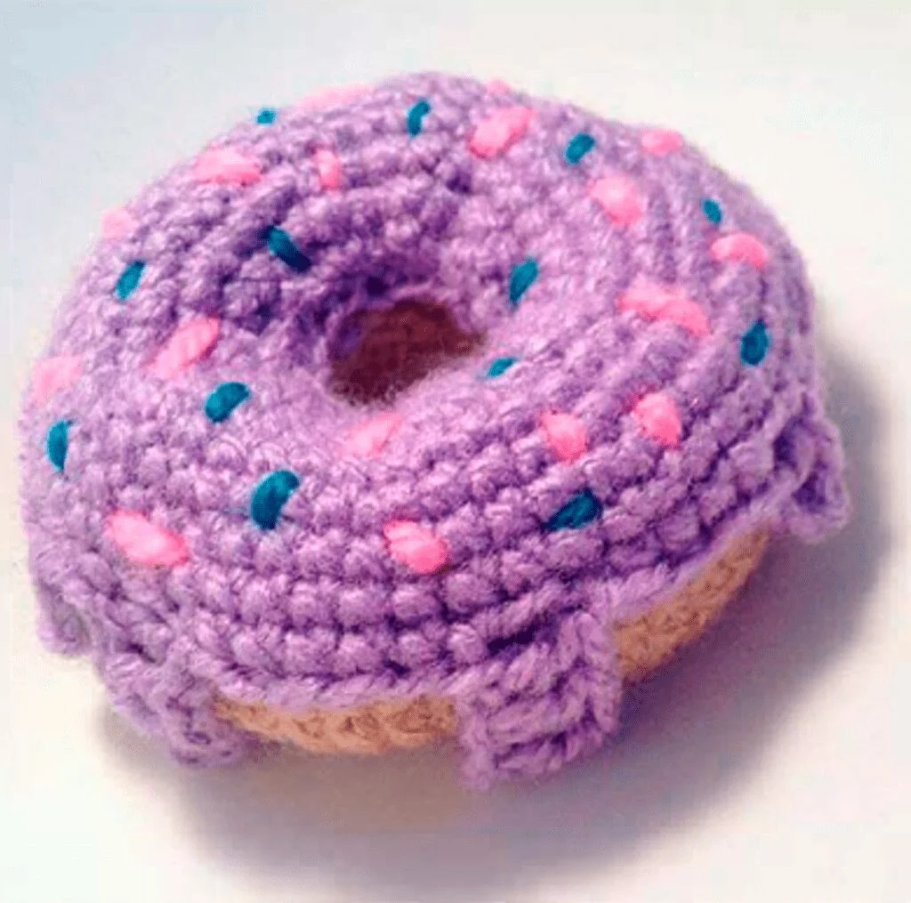 Llavero patron gratis amigurumi donut