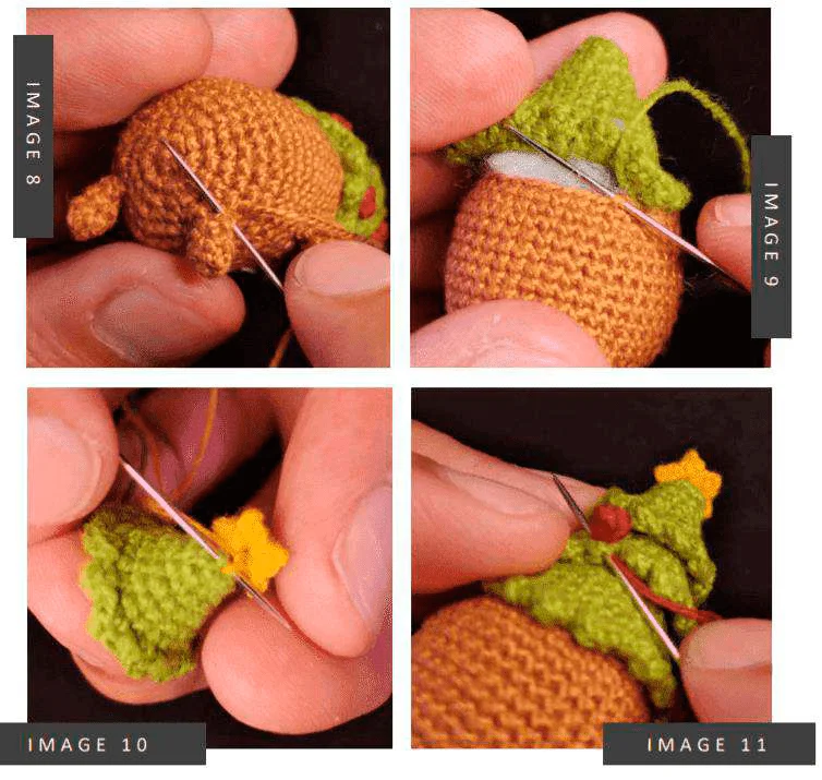 Tutorial Con Imágenes De Cuatro Paneles Para Tejer Un Pequeño Peluche a Crochet Arriba a La Izquierda Se Muestra Una Aguja Cosiendo Una Base Naranja Arriba a La Derecha Se Muestra Una Pieza Verde Adherida Que Se Asemeja a Un árbol De Navidad Abajo a La Izquierda Se Muestra Una Estrella Amarilla Cosida En La Parte Inferior Derecha Se Muestra La Adición De Una Pequeña Decoración Marrón