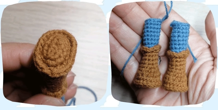 La Imagen Muestra Dos Fotografías De Piernas De Muñecos Amigurumi Tejidos a Crochet La Foto De La Izquierda Muestra Una Sola Pierna Vista Desde La Suela La Foto De La Derecha Muestra Dos Piernas Completas Una Al Lado De La Otra Con Pies Marrones Y Patas Azules Cada Una Con Un Extremo De Hilo Suelto Estas Creaciones En Tonos Amaderados Tienen Detalles Encantadores