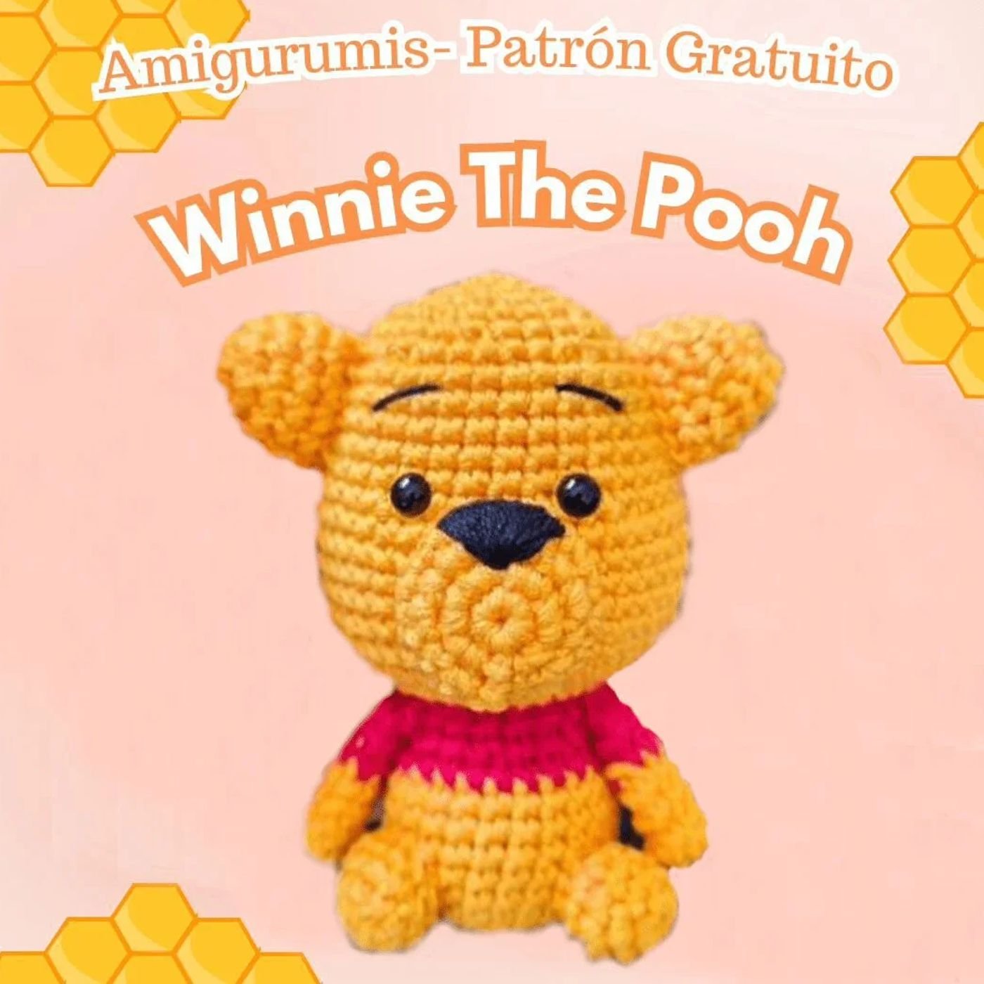 Winnie Pooh amigurumi pequeño tejido a crochet, vista frontal terminado con detalles en rojo