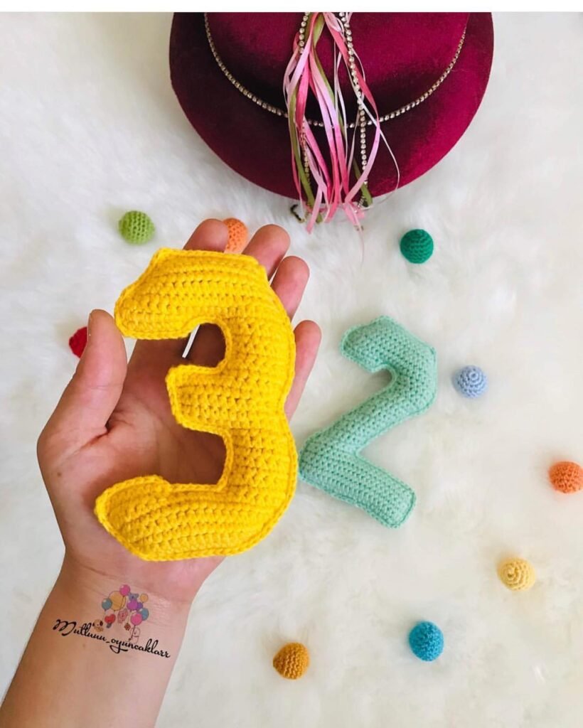 Número 3 amigurumi tejido a crochet