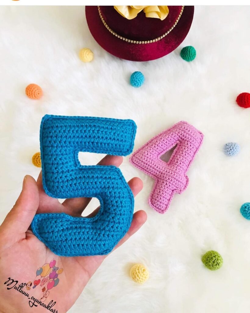 Número 5 amigurumi tejido a crochet
