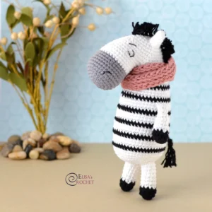 🦓 Cómo hacer una cebra amigurumi con bufanda a crochet paso a paso (Patrón gratis)