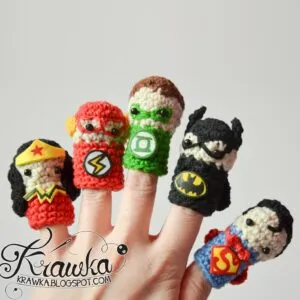 Cómo hacer marionetas de dedo de la Liga de la Justicia a crochet | Tutorial GRATIS de amigurumis