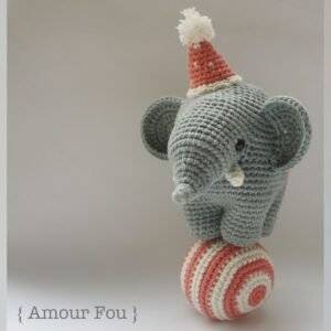Cómo hacer un elefante de circo con pelota a crochet 🐘 | Patrón de amigurumi GRATIS paso a paso