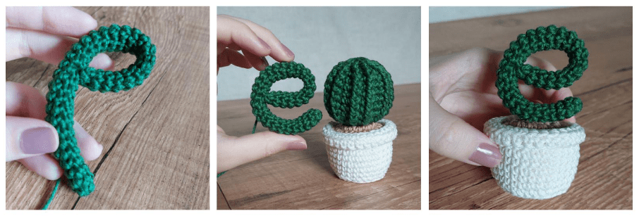 Una Imagen De Tres Paneles Que Muestra El Proceso De Creación De Una Planta De Cactus Amigurumi El Primer Panel Muestra Una Espiral Tejida a Crochet El Segundo Panel Muestra La Espiral Ensamblada Con Una Maceta Tejida a Crochet Como Soporte El Tercer Panel Revela El Cactus De Amigurumi Completo Colocado En La Maceta