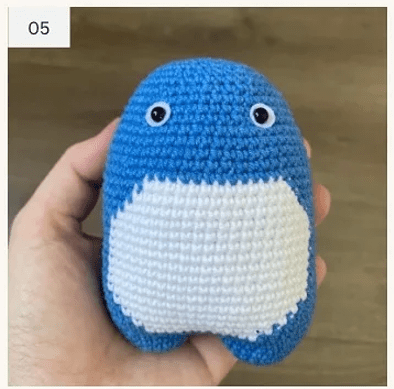 Adorable Amigurumi De Totoro Azul Tejido a Crochet Patrón Gratuito Disponible