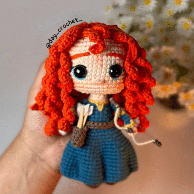 Adorable Muñeca Mérida Tejida a Crochet De Brave Con Cabello Rojo Fuego Y Arco Y Flecha