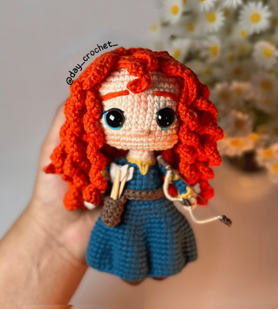 Adorable Muñeca Mérida Tejida a Crochet De Brave Con Cabello Rojo Fuego Y Arco Y Flecha