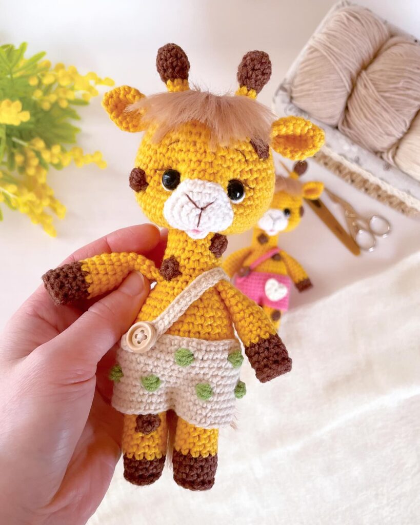 Adorable Juguete De Jirafa Tejido a Crochet Con Mono Hecho a Mano
