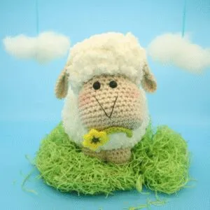 Cómo tejer una oveja con flor amigurumi paso a paso (patrón gratis)