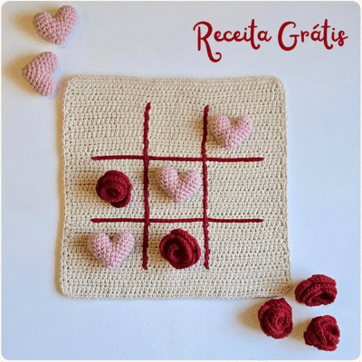 Juego De Tres En Raya De Ganchillo Con Corazones Y Rosas Patrón Gratuito Disponible